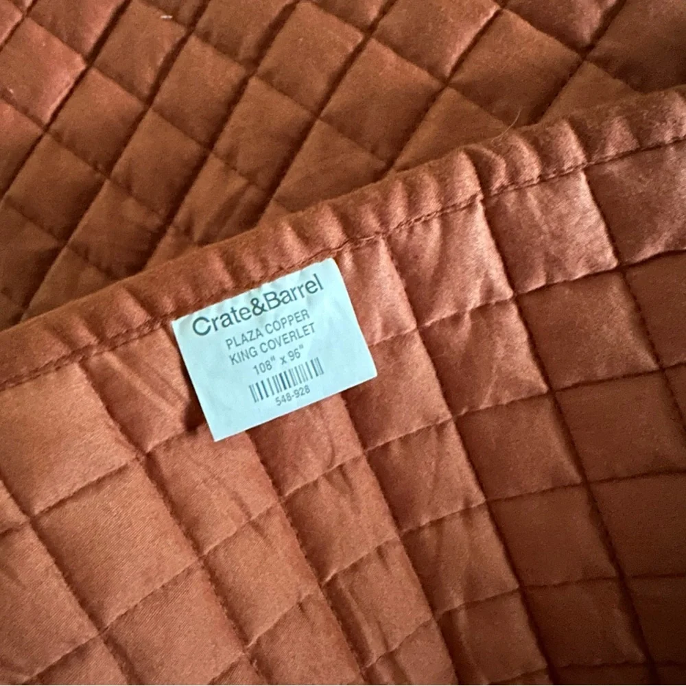 CRATE & BARREL copper plaza coverlet light cotton quilt